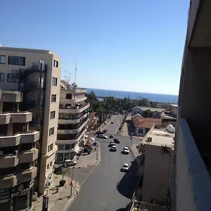 κάντε κράτηση εδώ